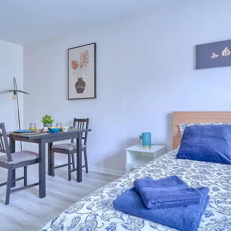 Elora Apartment *
